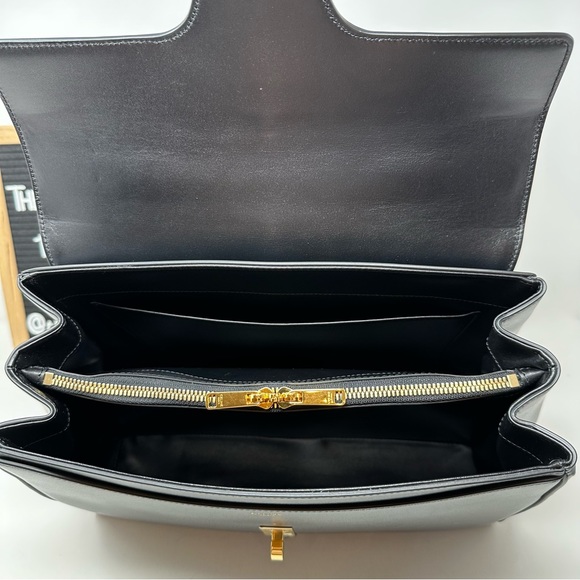 CELINE - CLASSIQUE 16 BAG IN SATINATED CALFSKIN BLACK - Picture 14 of 16